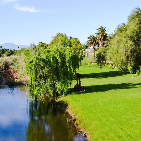 Riverside Guest Lodge Oudtshoorn Buitenkant foto