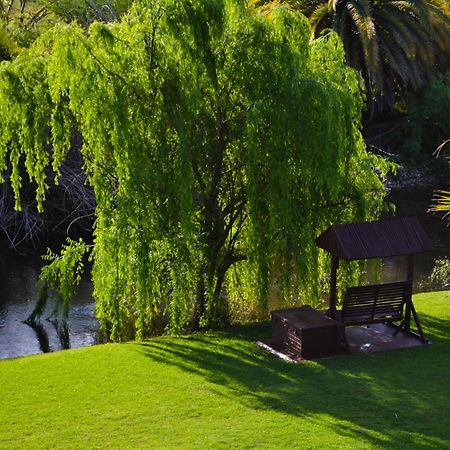 Riverside Guest Lodge Oudtshoorn Buitenkant foto