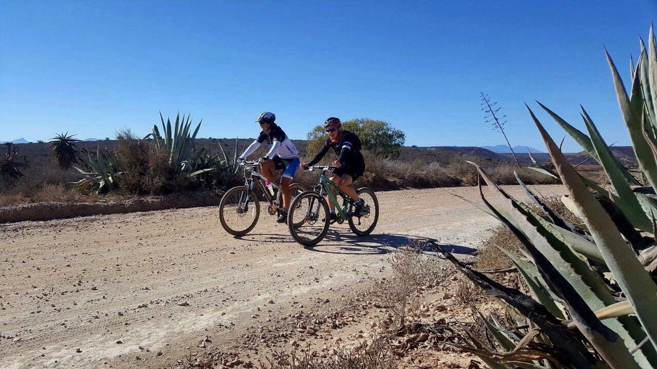 Riverside Guest Lodge Oudtshoorn Buitenkant foto